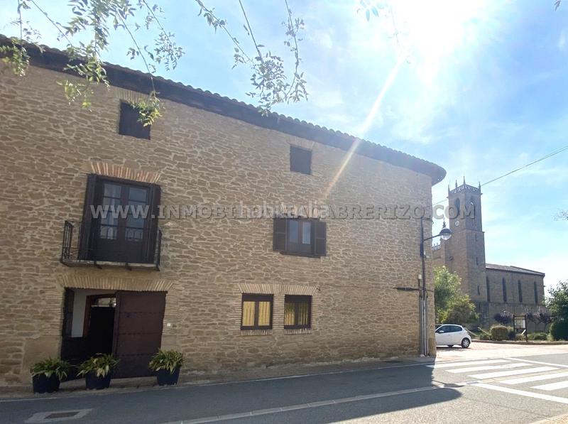 Foto 46415998-afba-47e6-8500-a52f96a43d00. Casa adosada albergue usda, casa noble en piedra a la venta en Obanos
