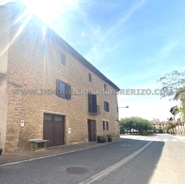 Foto 54c1b74a-87ee-4350-a888-332572a9795e. Casa adosada albergue usda, casa noble en piedra a la venta en Obanos