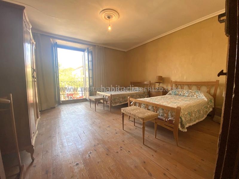 Foto 9038f4da-5a6c-4fb8-9980-39eff1a61ffe. Casa adosada albergue usda, casa noble en piedra a la venta en Obanos