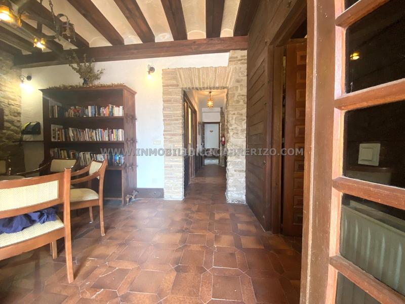 Foto bc306761-2f48-4bd6-b980-670f9ddcab0f. Casa adosada albergue usda, casa noble en piedra a la venta en Obanos
