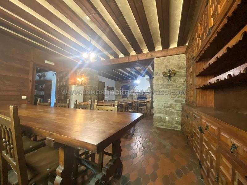 Foto c228dd65-97fc-46f6-b062-de2d000b607c. Casa adosada albergue usda, casa noble en piedra a la venta en Obanos