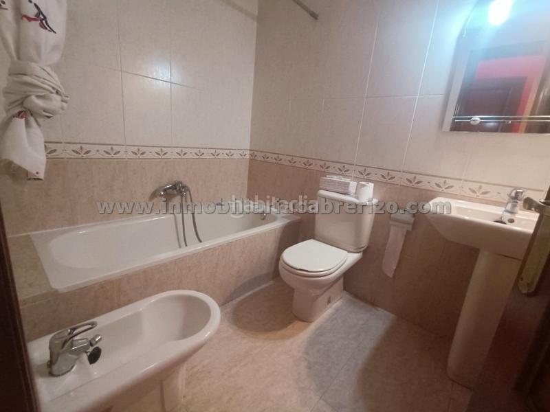 Foto 8effc4aa-3757-4ad1-b224-ef69d3b9dd72. Apartament amb calefacció aparcament piscina a Portillejo - Valdegastea Logroño