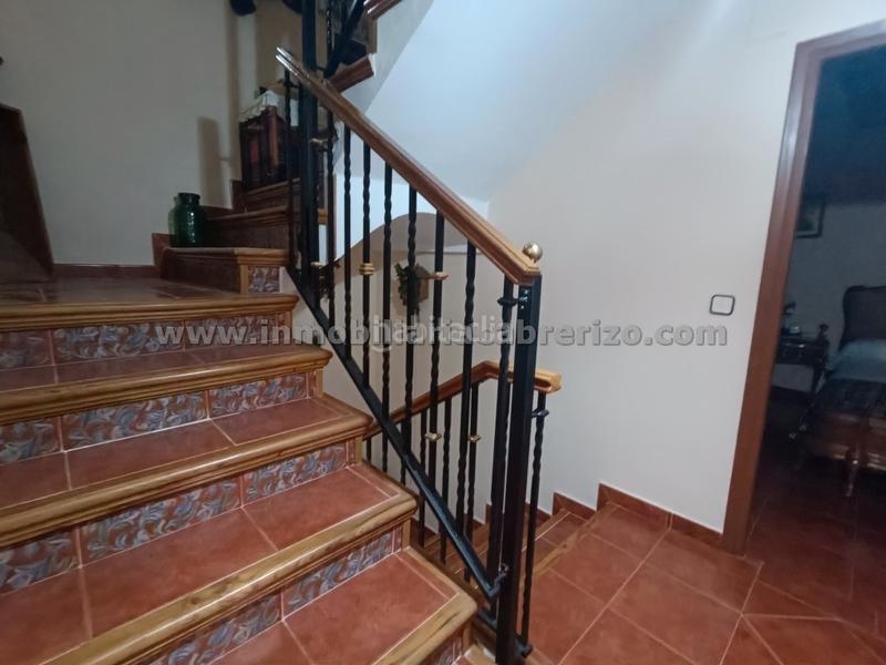 Foto 6058be91-5015-4d74-ad20-fe3c48c92014. House with fireplace heating parking in Alberite