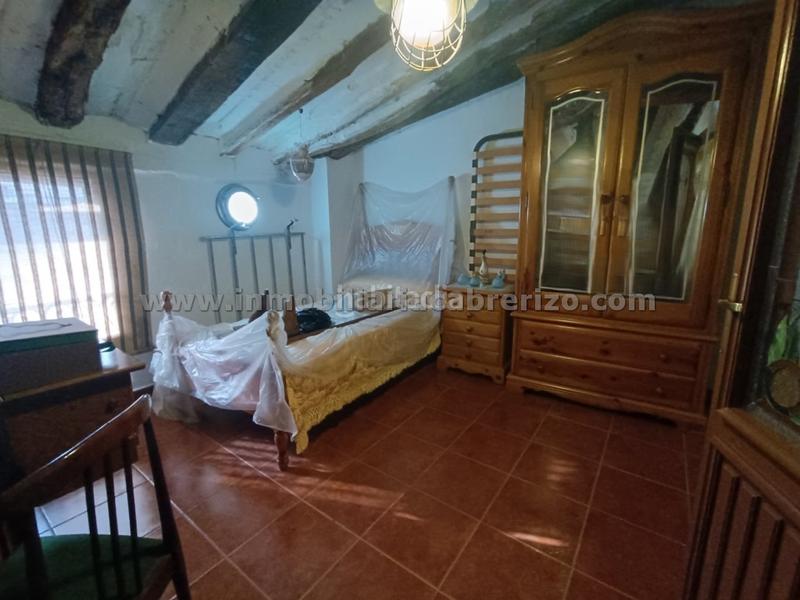 Foto 6c9ce561-c82c-43f1-b91c-f03fc4157991. House with fireplace heating parking in Alberite