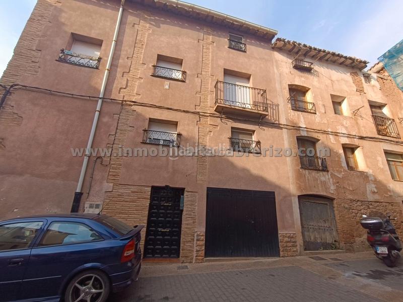 Foto d588b5f5-ebb0-42f5-83d1-399eedba89aa. House with fireplace heating parking in Alberite