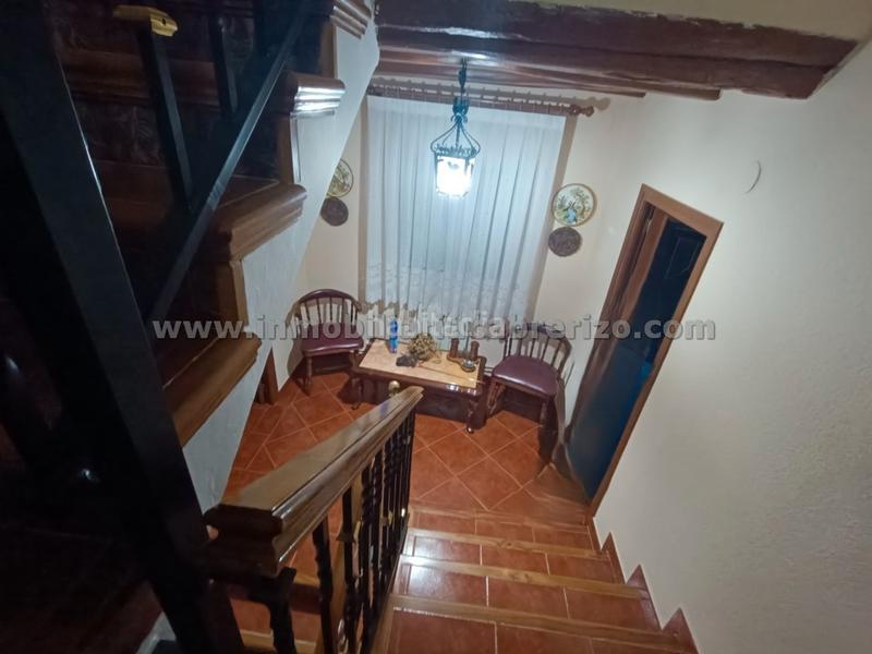 Foto fa9f2361-71bd-47ad-8707-0fce5554d1a3. House with fireplace heating parking in Alberite