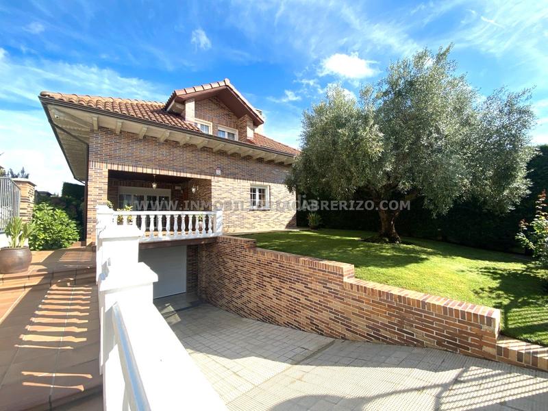 Foto 9a05e586-6e0f-43fa-9889-afe730118a90. Chalet con riscaldamento parcheggio in Olaz Valle de Egüés / Eguesibar