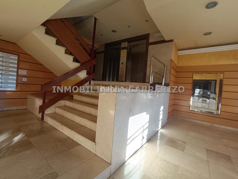 Foto 7979db3f-320e-47e6-84a2-b5b0bb0b4df2. Etagenwohnung mit heizung in Jesuitas Logroño