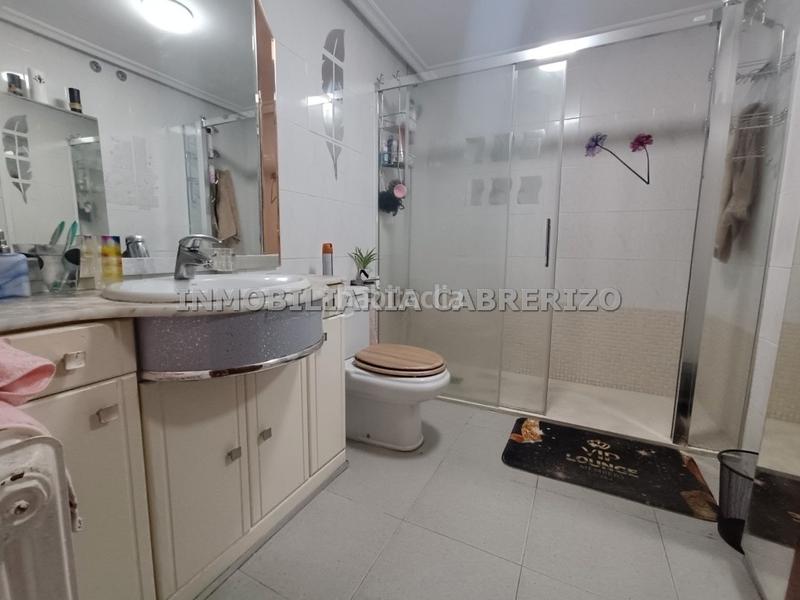 Foto f0b03525-05f6-4c54-b82e-a2cdfefb6131. Etagenwohnung mit heizung in Juzgados Logroño