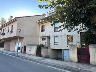 Semi detached house  Calle manuel de falla
