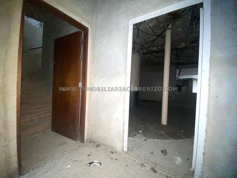 Foto c50c5de3-cd23-4ea4-81cc-a2202b3daf0d. Local comercial a Casco Antiguo Pamplona / Iruña