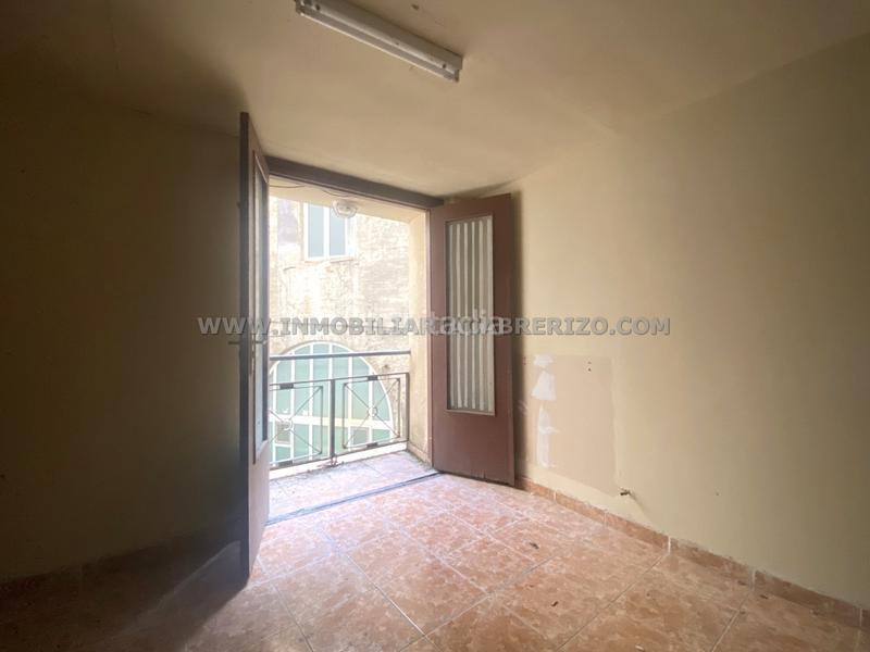 Foto de22395b-a522-424f-b96f-fb69d7e98339. Local comercial a Casco Antiguo Pamplona / Iruña