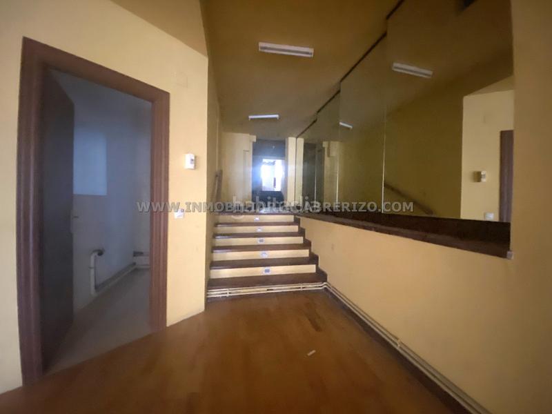 Foto ee0f5c55-7275-4e17-bd43-17fa0f693a3c. Local comercial a Casco Antiguo Pamplona / Iruña