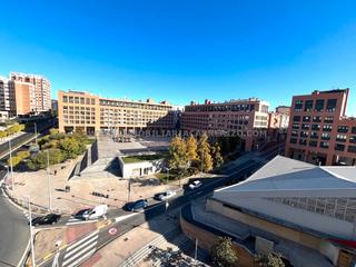 Etagenwohnung  Calle manuel de falla. Bonito y céntrico piso