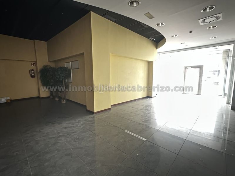 Foto 5bc5f431-5adc-4da4-a9a8-427c99151174. Lloguer local comercial amb calefacció a Gran Via Logroño