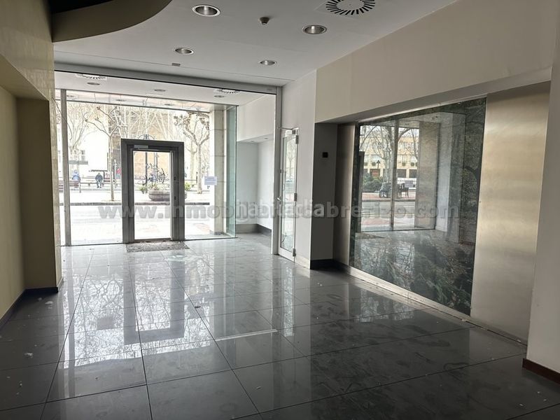 Foto 6e896e08-0d04-49d5-9508-84eb58a33084. Lloguer local comercial amb calefacció a Gran Via Logroño