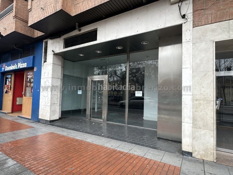 Foto a426553b-d7ed-48d8-bf5b-003086f63c4a. Lloguer local comercial amb calefacció a Gran Via Logroño