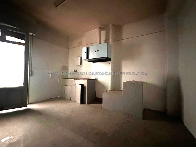 Foto b674e872-9dd3-43da-944f-6e11a252ce94. Flat with heating in Segundo Ensanche Pamplona / Iruña