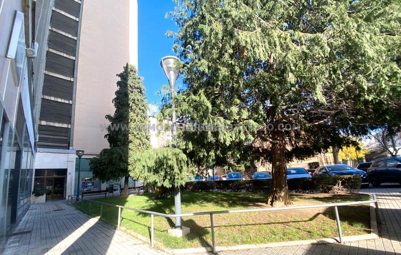 Foto 6b84f2ec-ea66-49e9-b183-ce08d6b54643. Local comercial amb calefacció a Barañáin / Barañain