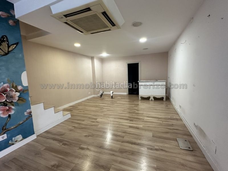 Foto 4d92aadc-2b8b-4e41-8cbd-dbc29fd333c7. Alquiler local comercial en Gran Via Logroño