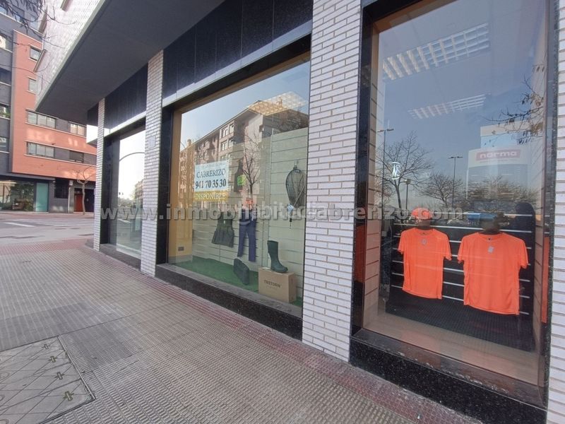 Foto 32f4147a-a451-4840-89d9-bb0236321a55. Business premise with heating in Oeste Logroño