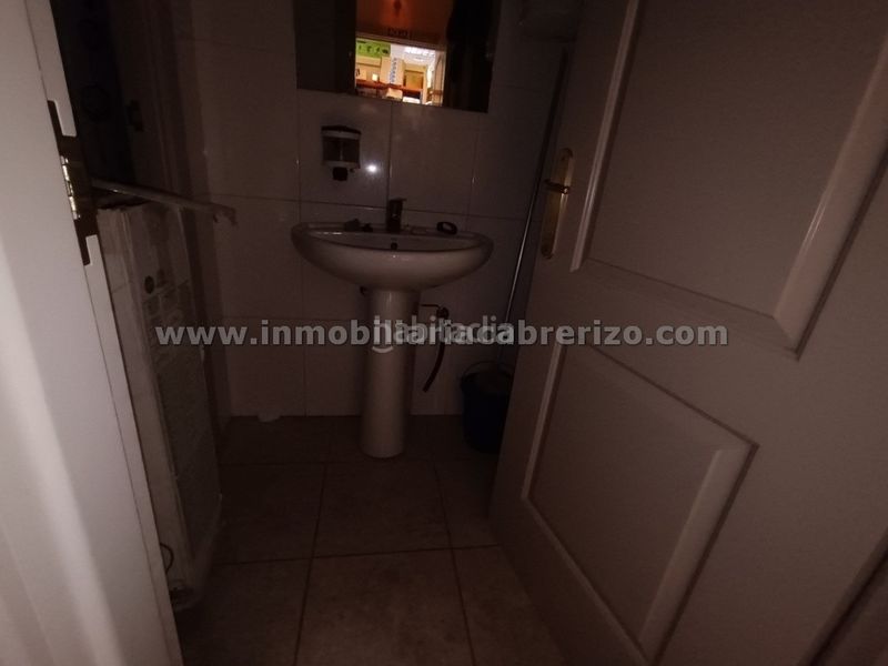 Foto 413b417c-6fa1-4403-b9da-0345bb3adc02. Business premise with heating in Oeste Logroño