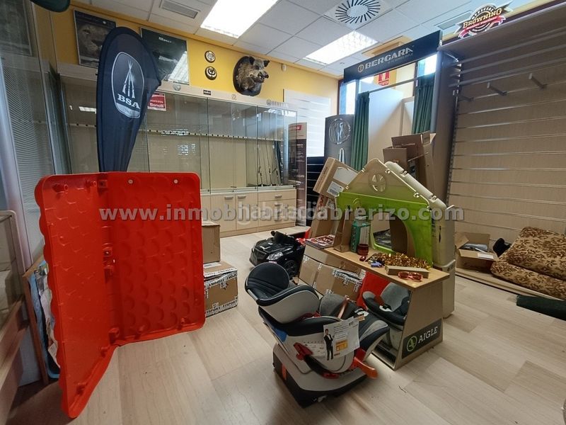 Foto df4788a5-9f56-4728-9398-18ed0543f755. Business premise with heating in Oeste Logroño