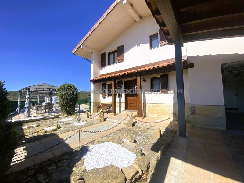 Foto 16abd768-d143-499d-8f67-aa8eaed5efa4. Casa amb xemeneia calefacció aparcament piscina a Olóriz