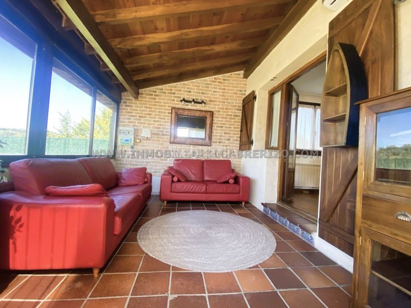 Foto 4258f4c8-243d-400b-be0c-a16f24596d35. Casa amb xemeneia calefacció aparcament piscina a Olóriz