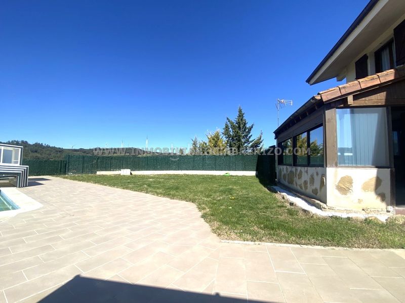 Foto 4bacdbb7-4356-4474-84e4-8c6d4bc854df. Casa amb xemeneia calefacció aparcament piscina a Olóriz