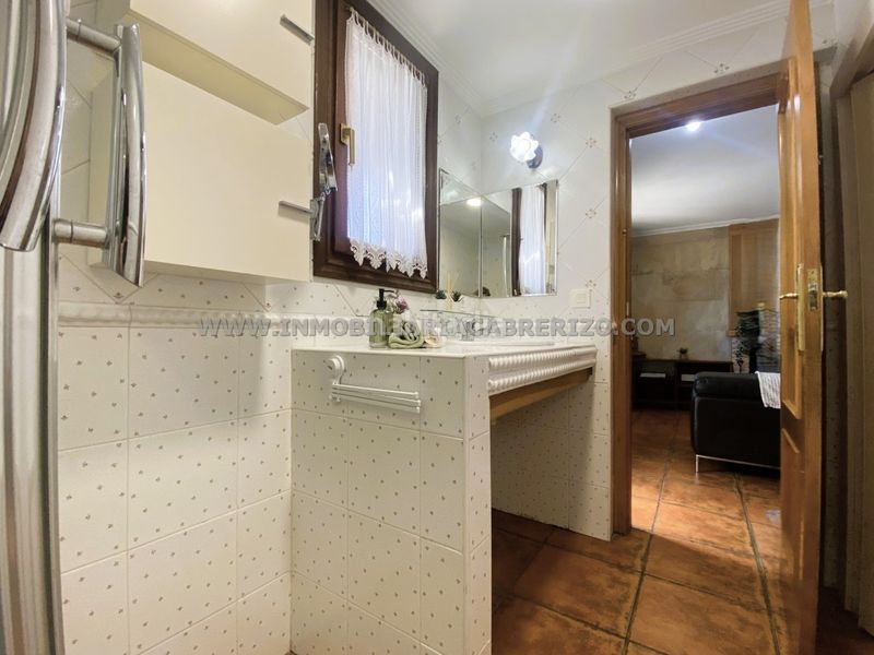 Foto c4841847-e45f-48c1-8e18-14cc9b923df0. Casa amb xemeneia calefacció aparcament piscina a Olóriz