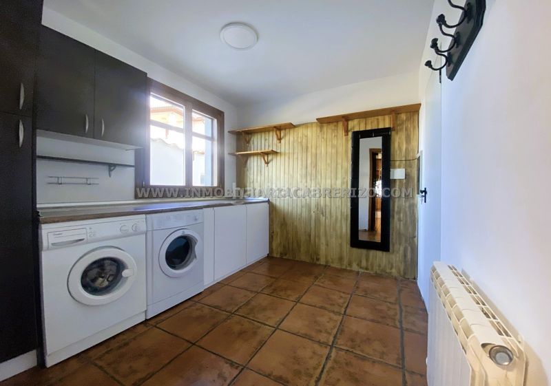 Foto d450360f-5a9e-4232-a17b-3f993744b6e2. Casa amb xemeneia calefacció aparcament piscina a Olóriz