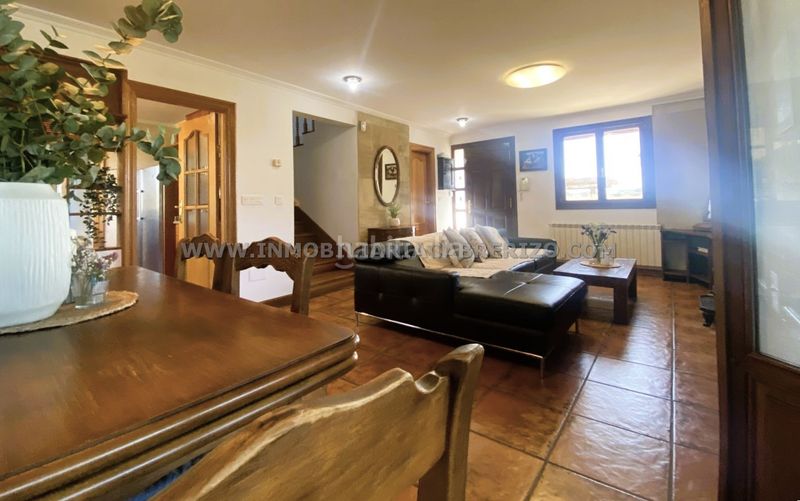 Foto dd70e3e7-83b8-4e85-8ec3-124f363fde0b. Casa amb xemeneia calefacció aparcament piscina a Olóriz