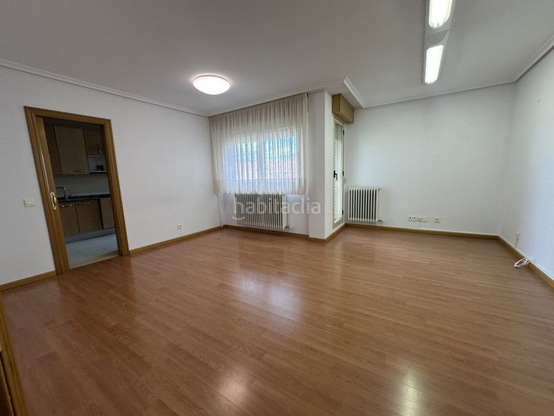 Foto 0ae15694-e2c9-4f14-aec8-f2cfd8130acf. Pis amb calefacció aparcament piscina a Portillejo - Valdegastea Logroño