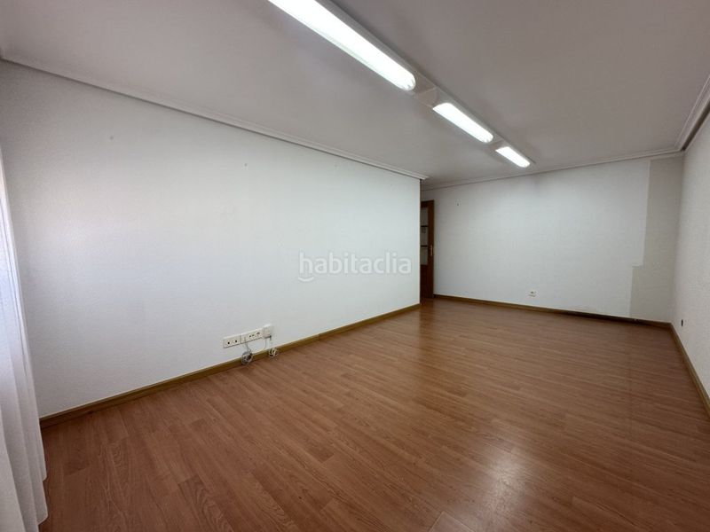 Foto 1c1bd651-d77f-432a-a776-7344b60dad8b. Pis amb calefacció aparcament piscina a Portillejo - Valdegastea Logroño