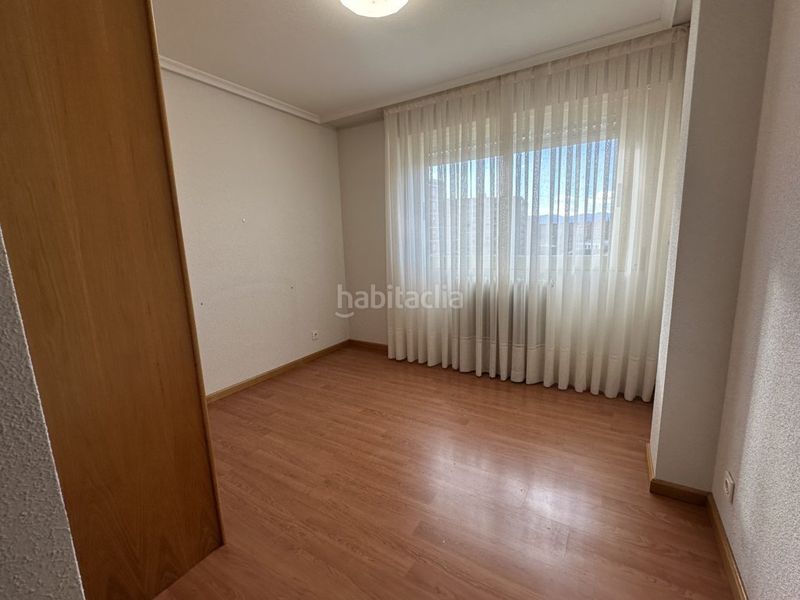 Foto 9cd1fce7-0785-4b5d-8516-a5345e55e706. Pis amb calefacció aparcament piscina a Portillejo - Valdegastea Logroño