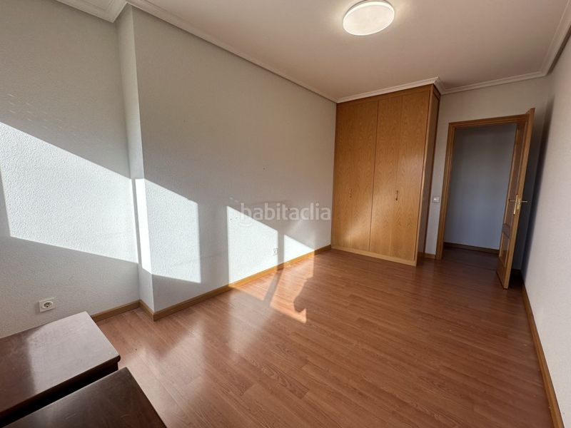 Foto de4a7b75-54d3-4fa2-848d-a5d400243b20. Pis amb calefacció aparcament piscina a Portillejo - Valdegastea Logroño