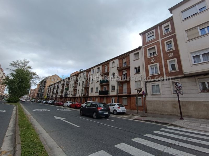 Foto e1feb2e7-576a-48cc-be52-6a143c5d10ce. Apartamento en Jesuitas Logroño