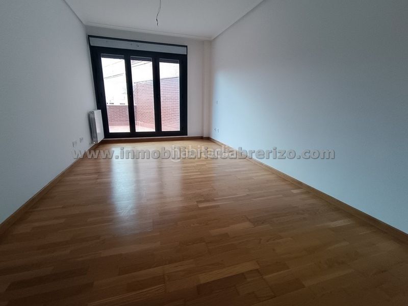Foto 196c83fc-b22d-44b8-9d7b-e73441712f23. Apartament amb calefacció aparcament a Villamediana de Iregua