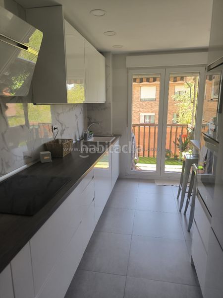 Foto a10e350b-4bf8-48a4-aafc-c24e60db4b8d. Piso en Residencia Logroño
