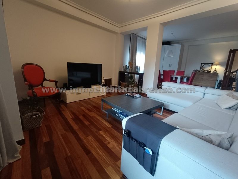 Foto 4308e0ce-ddbf-4bab-8ddc-4ca9f034901b. Pis amb calefacció a Gran Via Logroño