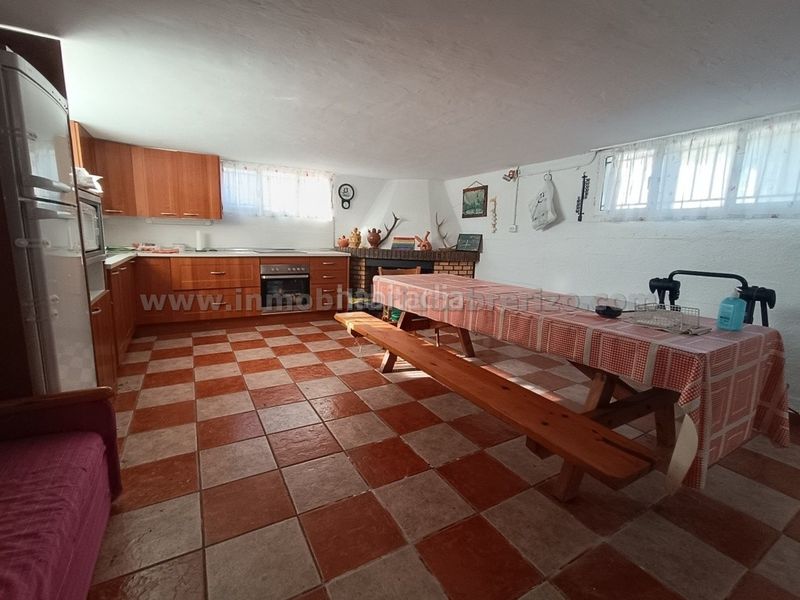 Foto a35ac9fe-c9b8-4a27-9c0a-38759bcd0ccd. Finca rústica a Nalda