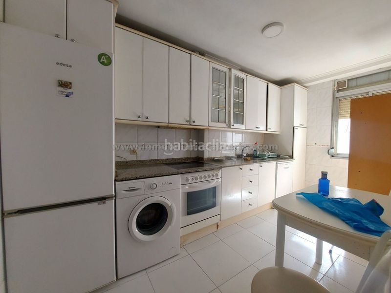 Foto f0837bed-4ad6-49aa-a50a-016d35a909eb. Pis amb calefacció a Residencia Logroño