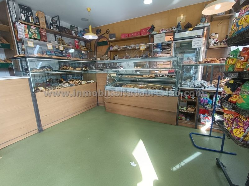 Foto b4c653db-192c-45f3-a4e2-639fbfb9ef12. Local comercial amb calefacció a Oeste Logroño