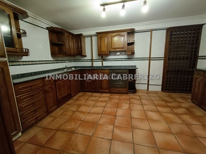 Foto 3ba4bfb2-a2d4-43d7-a14c-19f0f8b41fd7. Casa en Avenida Madrid Logroño