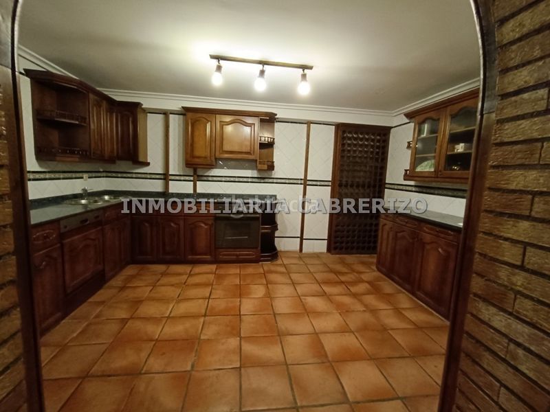 Foto 61131e9f-e325-4aa7-a738-812d4f861995. Casa en Avenida Madrid Logroño