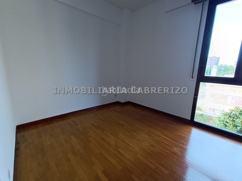 Foto a19014fa-3a69-44d9-b06a-75fab68130fe. Casa en Avenida Madrid Logroño