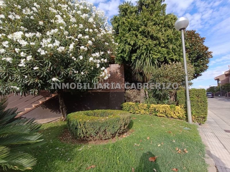 Foto f2732a33-9499-47dd-be99-e41e0d9068b0. Casa en Avenida Madrid Logroño