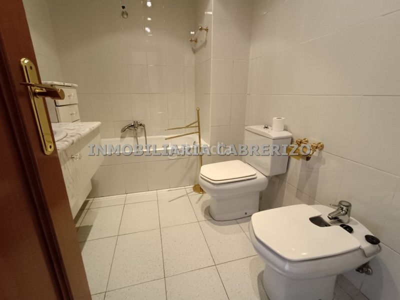 Foto f3fdd3bb-1935-4376-b16d-51dd873ecf73. Casa en Avenida Madrid Logroño