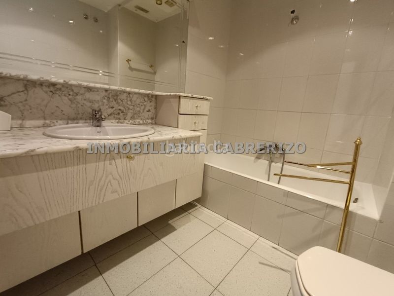 Foto fce402c7-571f-4183-99bd-db3154baf592. Casa en Avenida Madrid Logroño